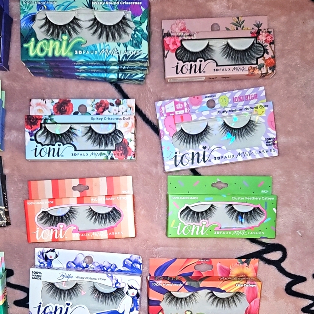 Eye lashes